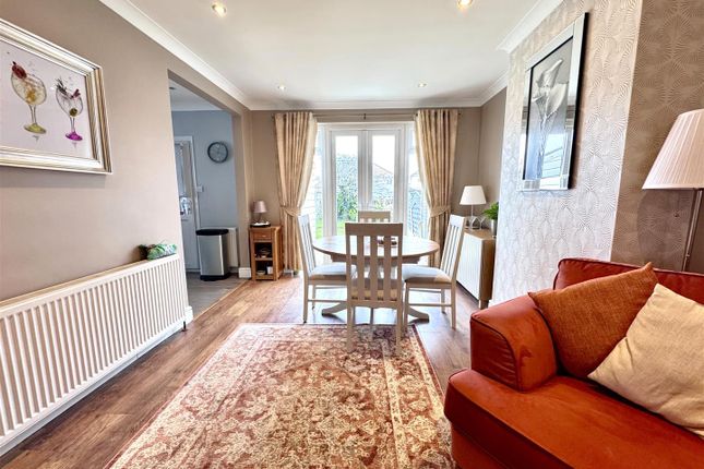 7, Luddesdon Road, Erith photo 4