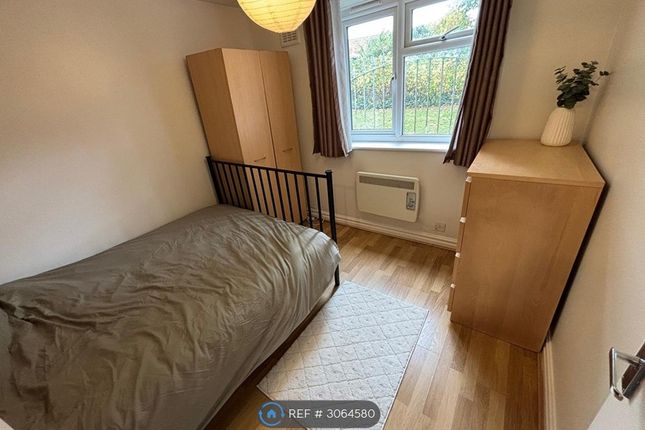 Flat, Broomfield Lodge Broomfield Crescent, Leeds photo 4