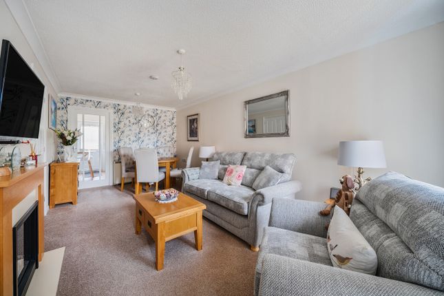36, Shephard Mead, Gloucestershire photo 2