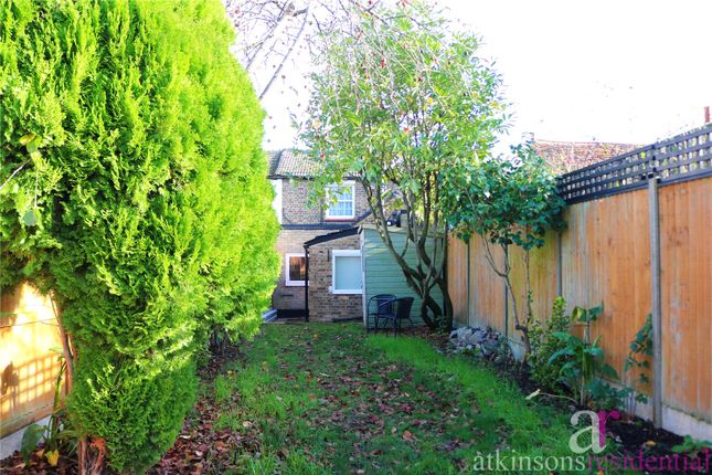 7, Bulls Cross, Middlesex photo 3