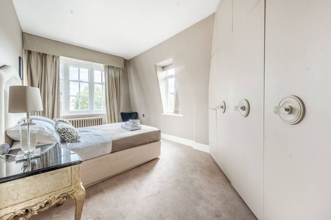 Flat to rent in Sloane Court West, Sloane Square, London