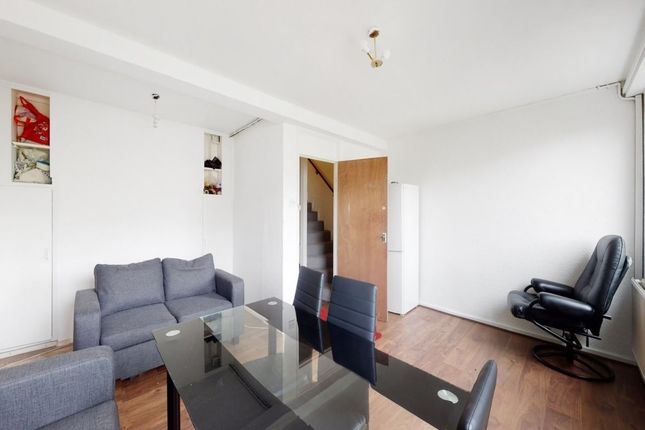 Thumbnail Flat for sale in Mace Street, Bethnal Green