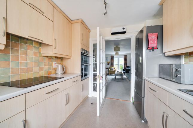 19, Ashcombe Court, Ilminster photo 3