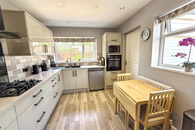 11, Dene Close, Ryton photo 3