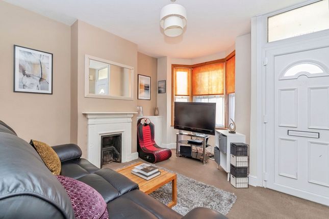 45 Grovelands Road, Reading photo 2