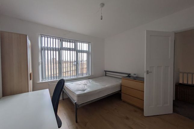 37, Clifton Boulevard, Nottingham photo 3