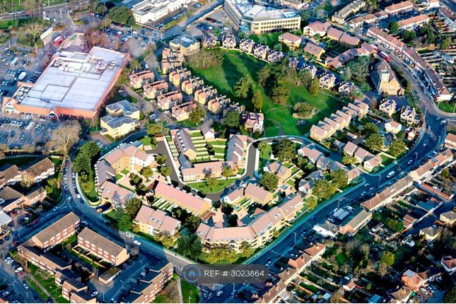 Flat, Barnado Garden Village Barkingside, Barkingside, Ilford photo 2