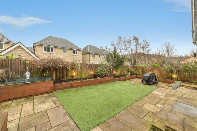20, Willow Gardens, Huddersfield photo 4