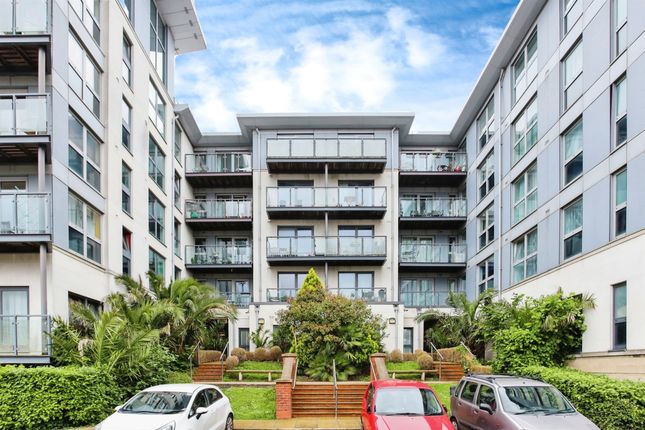 Thumbnail Flat for sale in Mckenzie Court, Maidstone