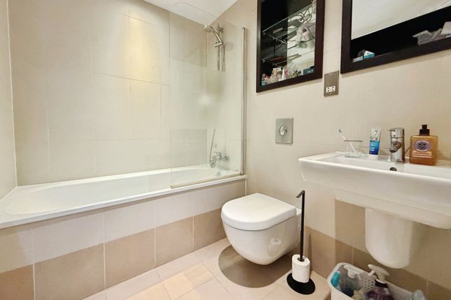 Apartment, 40, McClintock House, Leeds photo 5