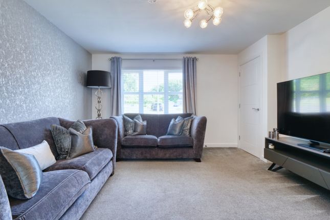 9 Dales Park Place, Kilmarnock photo 2