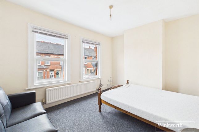 First Floor Flat, 114, Belmont Road, Berkshire photo 3