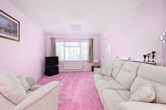 3, Carlyon Close, Camberley photo 4