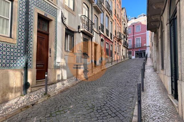 Thumbnail Block of flats for sale in Rua De São Bento, Estrela, Lisboa