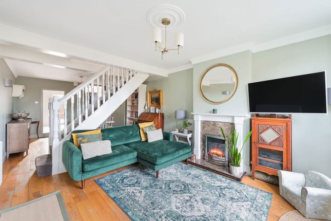 14, Crescent Road, Redhill photo 3