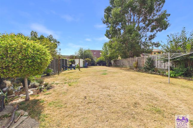 11, King Arthurs Drive, Strood photo 4