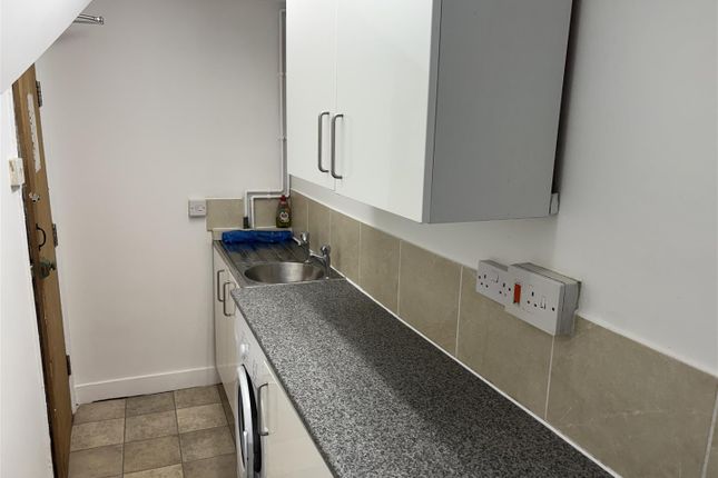 Flat 5, 10, Gloucester Street, Weymouth photo 2