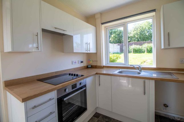 12 Warris Close, Rotherham photo 3