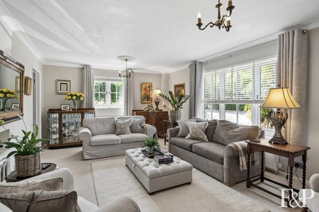 4, Vicarage Close, Maidenhead photo 4
