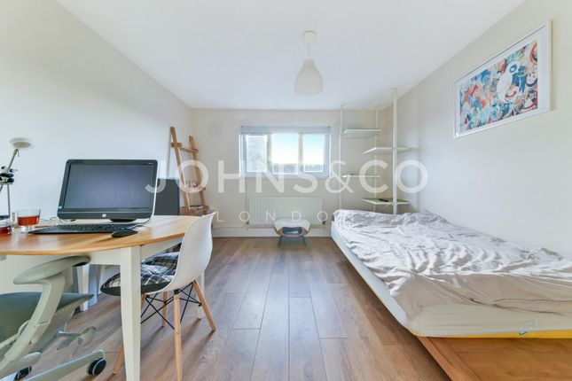 Flat 20 Royal Connaught Apartments 8, Connaught Road, London photo 4