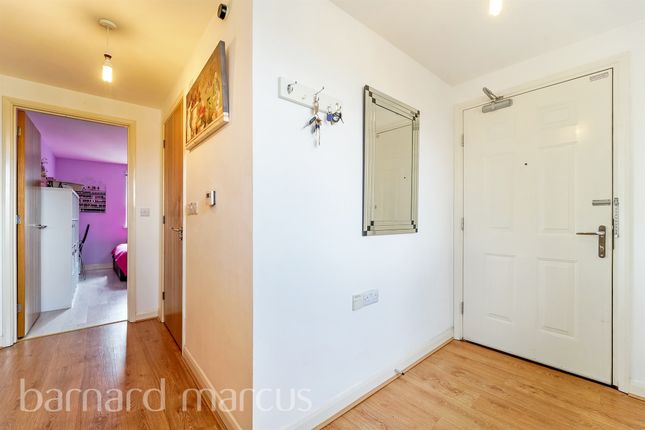 Flat for sale in Fusiliers Way, Hounslow