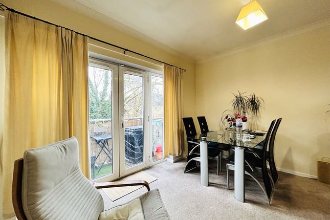 Flat for sale in Branagh Court, Reading, Berkshire