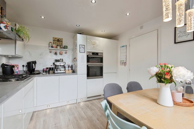 12, Hunt Road, Bedfordshire photo 4