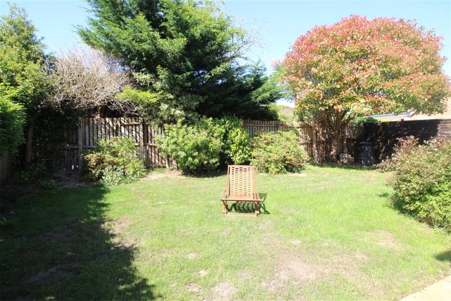 10, Akeshill Close, New Milton photo 2