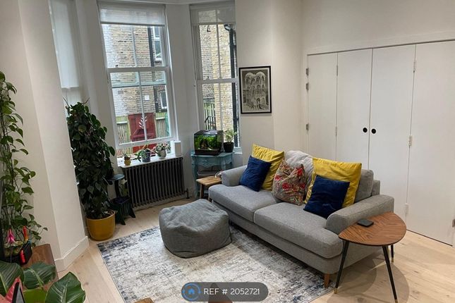 Flat to rent in Peckham Road, London