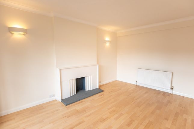 9, Sandown Court, High Street, Esher photo 2