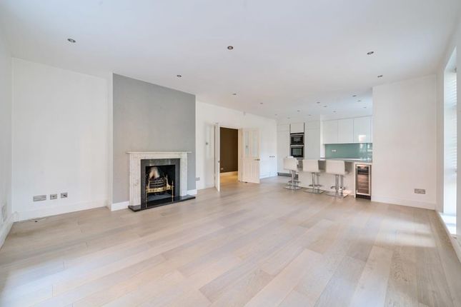 Flat for sale in Holloway Drive, Virginia Water