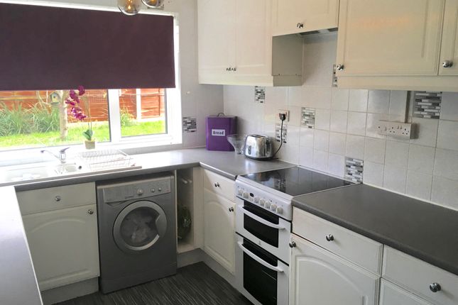 Thumbnail Flat to rent in The Cedars, Dunstable