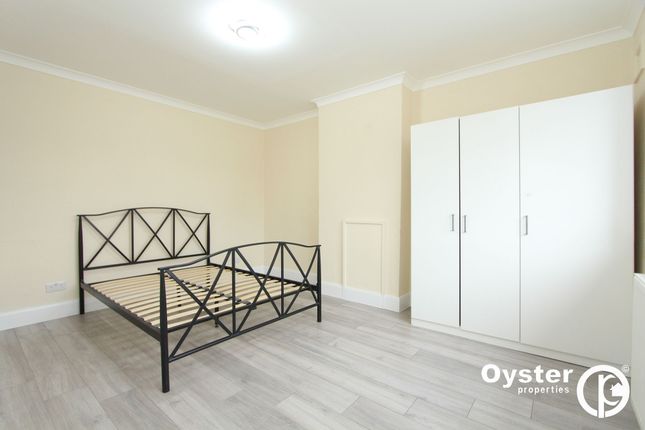 42 Deans Lane, Edgware photo 5