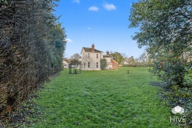 Upper Hurst, Snails Lane, Ringwood photo 2