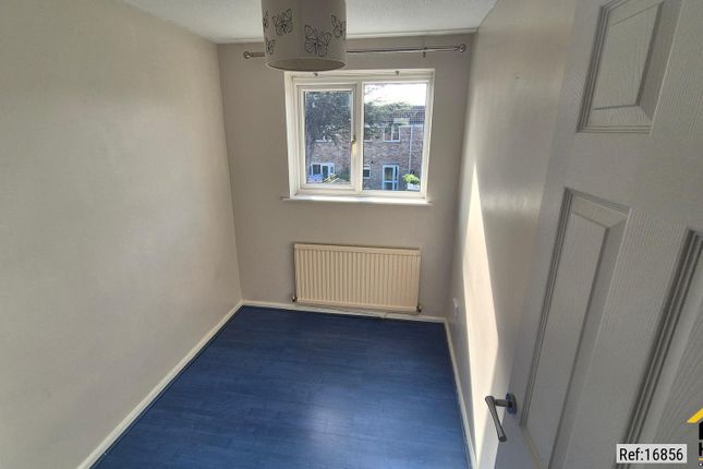 51, The Holly grove, Gloucester photo 4