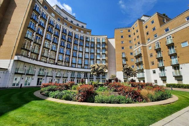 Flat to rent in Alberts Court, Palgrave Gardens, London