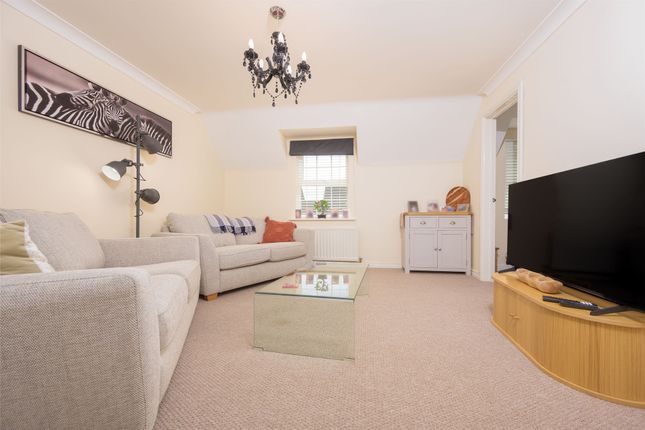 17, Burdock Way, Kettering photo 3