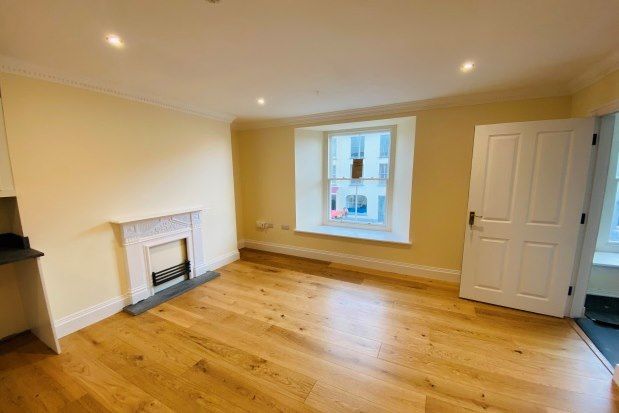 Flat to rent in High Street, Narberth