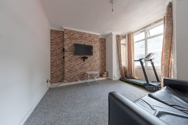 68, Broadway, Pontypridd photo 4