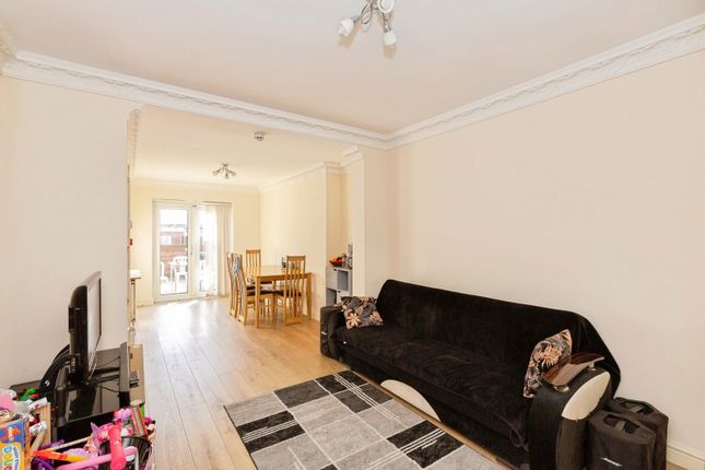 26, Loxford Lane, Ilford photo 3