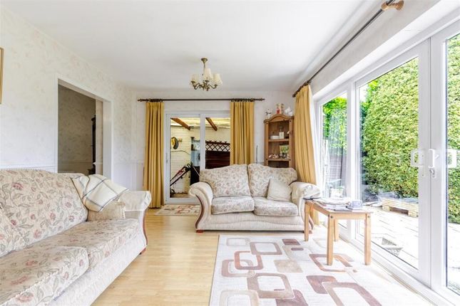 18, Charlbury Road, Ickenham photo 4