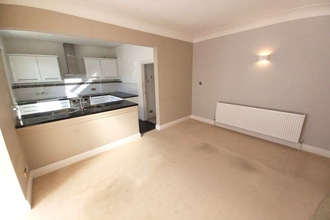 6A,, Shadwell Walk, West Yorkshire photo 4
