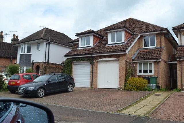 Thumbnail Semi-detached house to rent in South Albert Road, Reigate