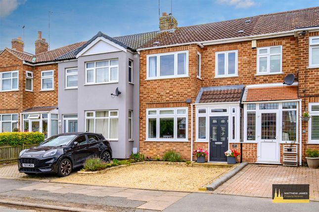 69 Overslade Crescent-3.Jpg