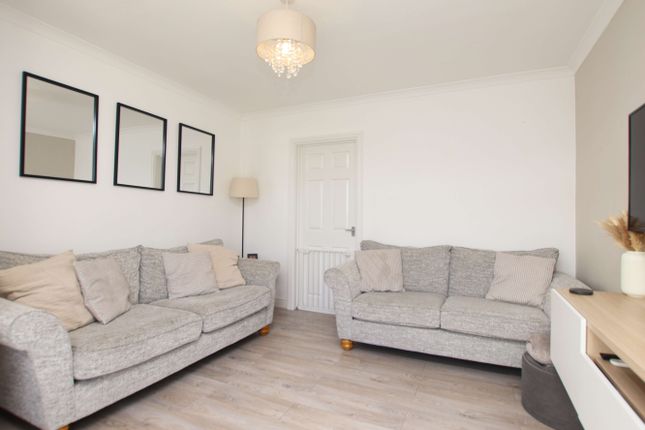 Clos Llangefni, Beddau photo 3
