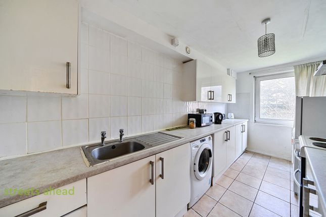 8, Menlo Gardens, London photo 3