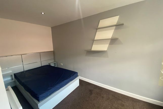 First floor flat, 55, Woodsley Road, LEEDS photo 5