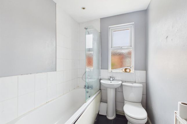 31, Hallville Road, Wirral photo 2