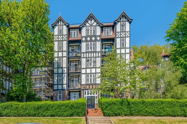 1-bed flat on Flat 148, Holly Lodge Mansions, Oakeshott Avenue, London, £450,000