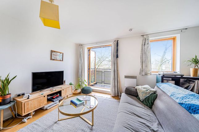Thumbnail Flat to rent in Tay Court, Meath Crescent, Bethnal Green, London